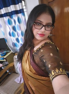 Simmy - escort in Chennai Photo 10 of 19