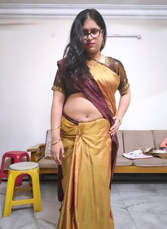 Simmy - escort in Chennai Photo 13 of 19