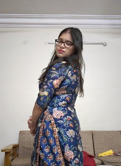 Simmy - escort in Chennai Photo 16 of 19