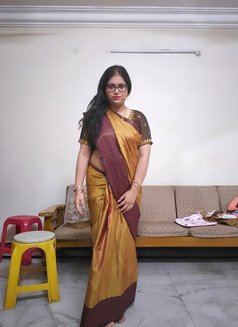 Simmy - escort in Chennai Photo 18 of 19