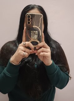 √ Simmi Real Meet WebCam √🦋🦋🤍 - escort in Mumbai Photo 1 of 1