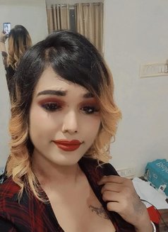 Simmy - Transsexual escort in Jaipur Photo 14 of 14