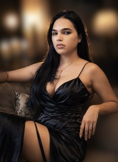 Simmy - Transsexual escort in Mumbai Photo 13 of 21