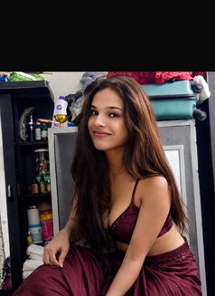 Simmy - Transsexual escort in Mumbai Photo 15 of 21