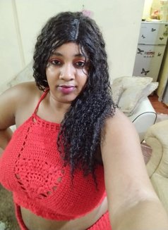 Simmy - escort in Al Manama Photo 2 of 3