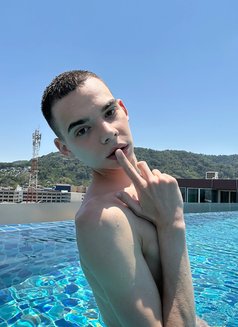 Simon - Male escort in Phuket Photo 5 of 12