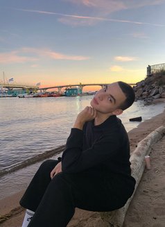 Simon - Male escort in Phuket Photo 8 of 12