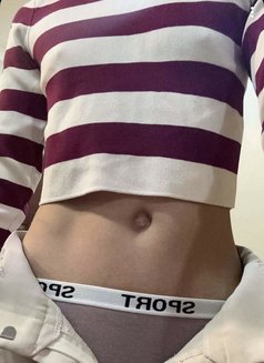 Simon - masseur in Al Manama Photo 6 of 6