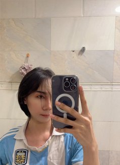 Simon - masseur in Al Manama Photo 6 of 6