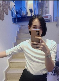 Simon - masseur in Al Manama Photo 4 of 6