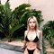 Simona - escort in Dubai Photo 3 of 6