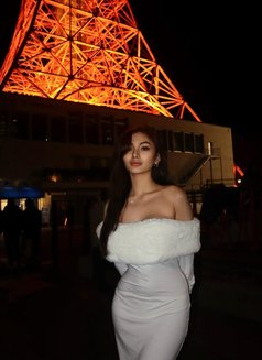 Simone - escort in Tokyo Photo 3 of 7