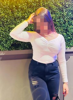 Only cam show - escort in Kochi Photo 1 of 3