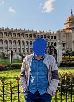 Simr - Acompañantes masculino in Chennai Photo 2 of 2