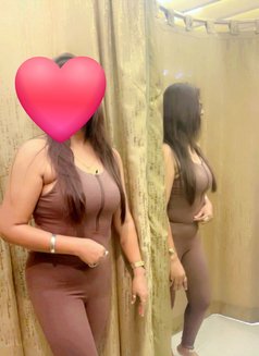 Simran 36 Yrs Model and Anchor at Your S - escort in Mumbai Photo 7 of 12