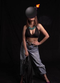 Simran 36 Yrs Model and Anchor at Your S - puta in Mumbai Photo 11 of 11