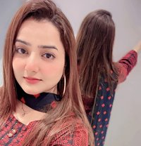 Simran Bhullar - puta in Chandigarh