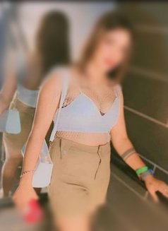 ꧁༒Simran🦋(Cam & Real meet)༒꧂ - puta in Mumbai Photo 1 of 1