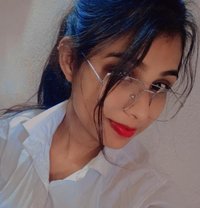 Simran ꧁ Cam & real meet ꧂ - puta in Makati City