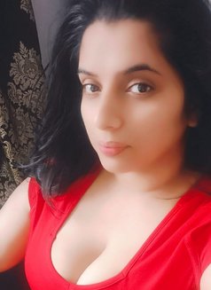 ꧁🦋🦋 SIMRAN CAM & REAL SESSION 🦋🦋꧂, e - escort in Chennai Photo 1 of 3