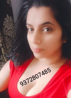 ꧁༒SIMRAN CAM & REAL SESSION༒꧂,, escort,, - escort in Hyderabad Photo 1 of 4