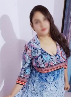 Simran - escort in Ahmedabad Photo 2 of 4