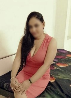 Simran - escort in Ahmedabad Photo 3 of 4