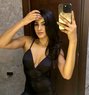 Simran - escort in Dubai Photo 1 of 3