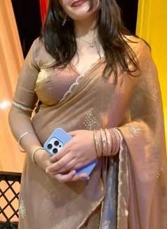 Simran - escort in Gurgaon Photo 2 of 4