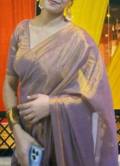 Simran - escort in Gurgaon Photo 3 of 4