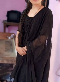 Simran - puta in Mumbai Photo 3 of 4