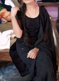 Simran - puta in Mumbai Photo 4 of 4