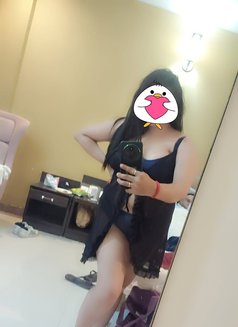 Simran - escort in New Delhi Photo 4 of 7