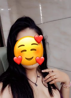 Simran - escort in New Delhi Photo 7 of 7