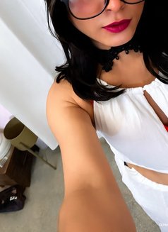Simran - Transsexual escort in Bangalore Photo 1 of 2