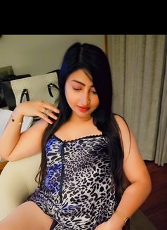 Simran Garg - escort in New Delhi Photo 1 of 4