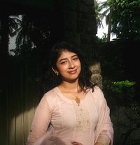Simran - puta in Ajmān