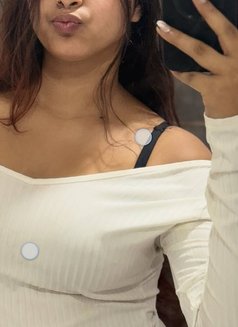 Simran - escort in Chennai Photo 1 of 6