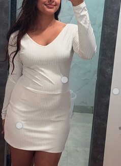 Simran - escort in Chennai Photo 3 of 6