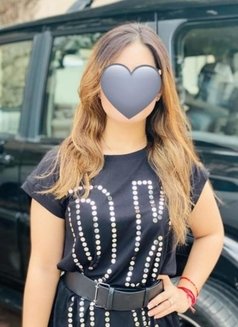 Simran Kaur - escort in Dubai Photo 2 of 5