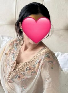 Simran Kaur - escort in Dubai Photo 4 of 5