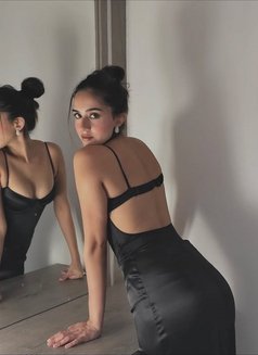 Simran kapoor🦋 - escort in Dubai Photo 1 of 4