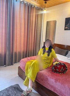 Simran - escort in Hyderabad Photo 2 of 6