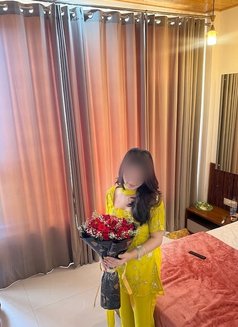Simran - escort in Hyderabad Photo 3 of 6