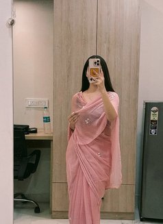 Simran - escort in Hyderabad Photo 4 of 6