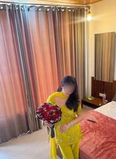 Simran - escort in Hyderabad Photo 5 of 6