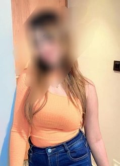 Simran - escort in Kolkata Photo 1 of 3