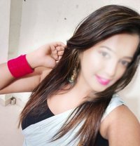 Simran - puta in Kolkata