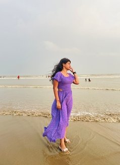 Simran - puta in Kolkata Photo 5 of 8