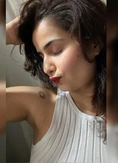 Simran - escort in London Photo 2 of 4